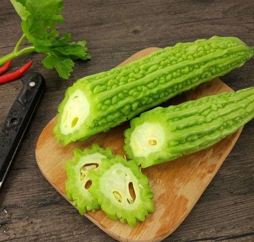 从田园小屋到广阔大地只靠一把铁锹 